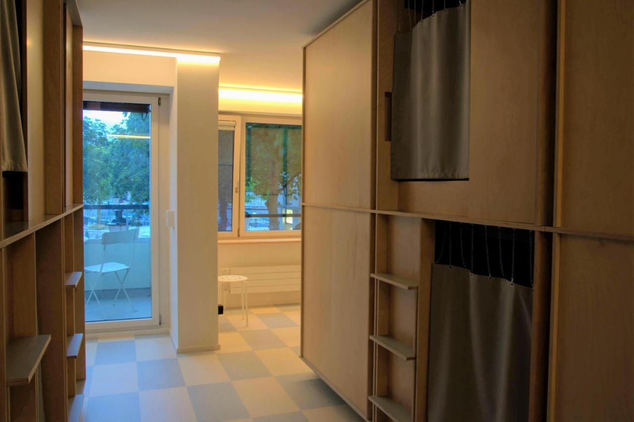Green Marmot Capsule Hotel Zuerich Bagian luar foto