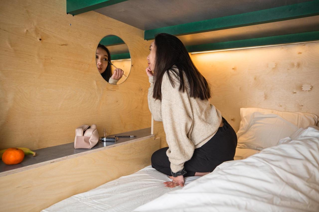 Green Marmot Capsule Hotel Zuerich Bagian luar foto