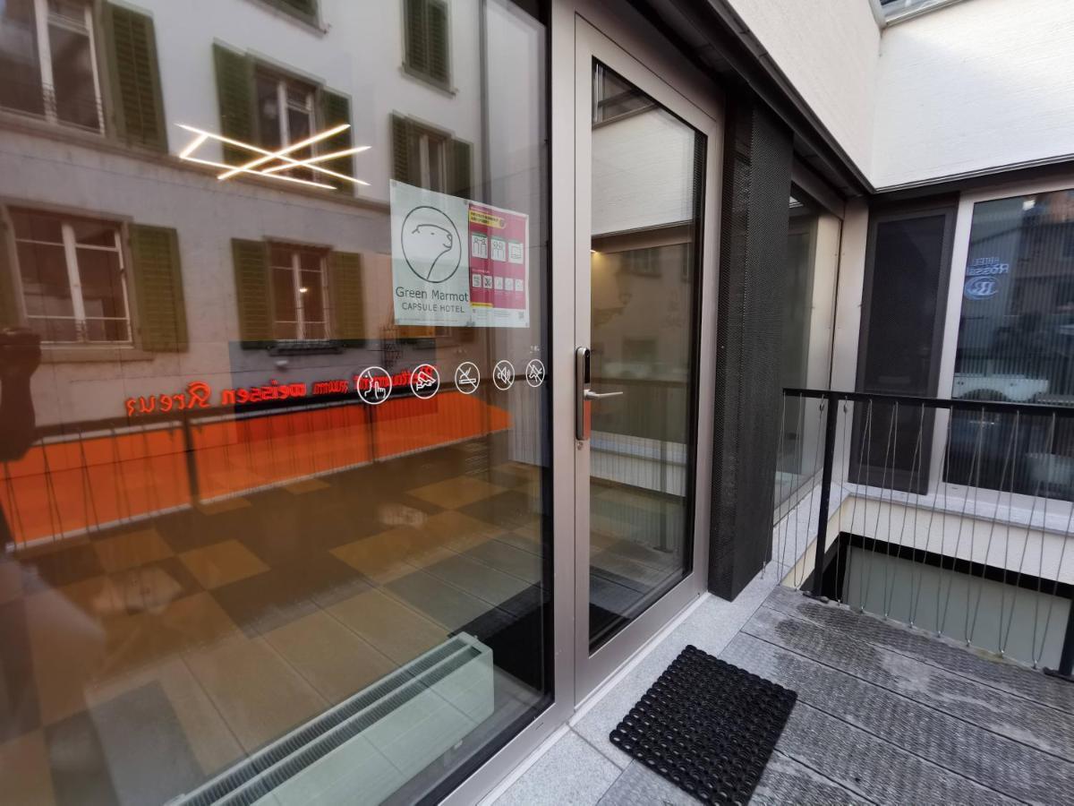 Green Marmot Capsule Hotel Zuerich Bagian luar foto